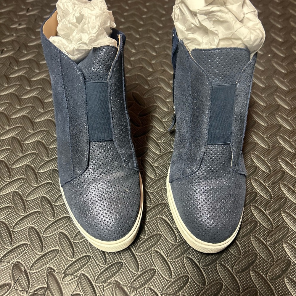Paolo split suede blue booties 8.5